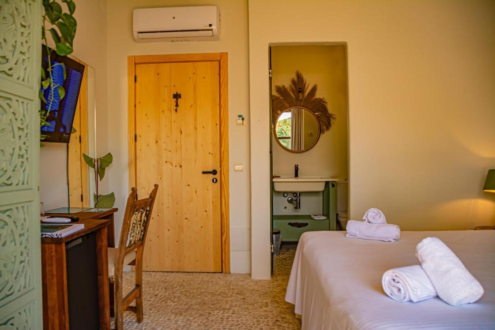 Boutique Hostal La Curandera De Salinas Sant Francesc de s'Estany Екстер'єр фото