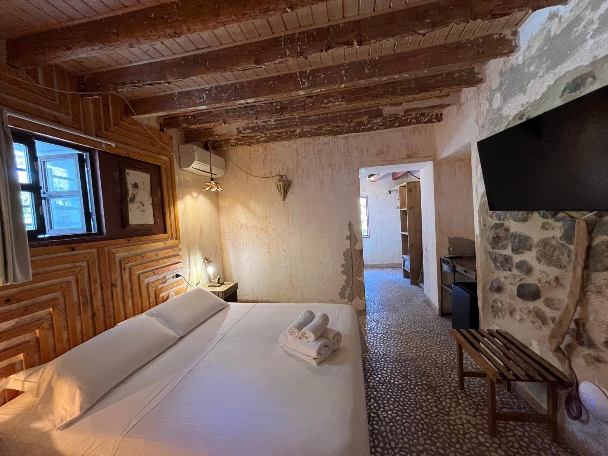 Boutique Hostal La Curandera De Salinas Sant Francesc de s'Estany Екстер'єр фото