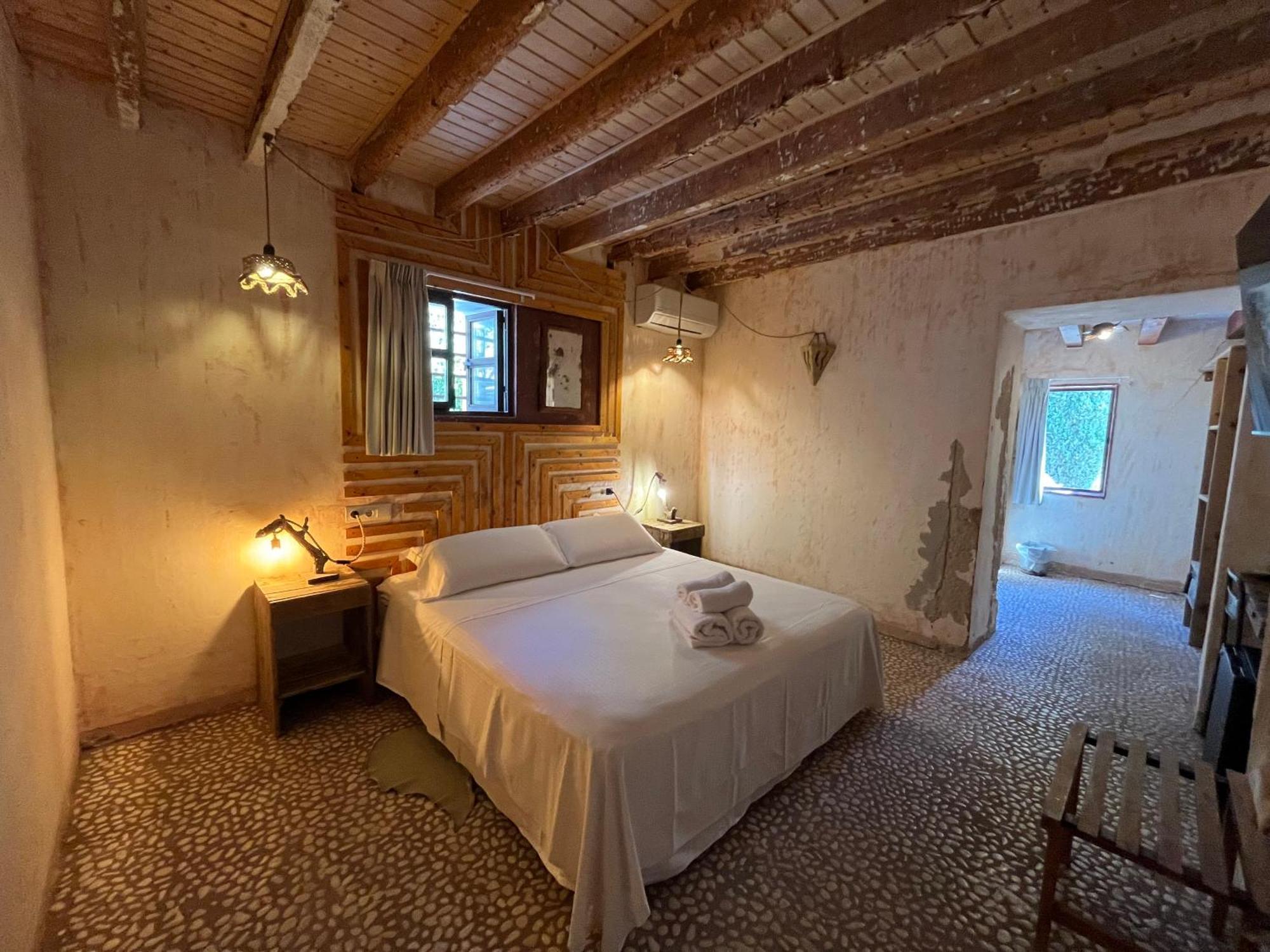 Boutique Hostal La Curandera De Salinas Sant Francesc de s'Estany Екстер'єр фото